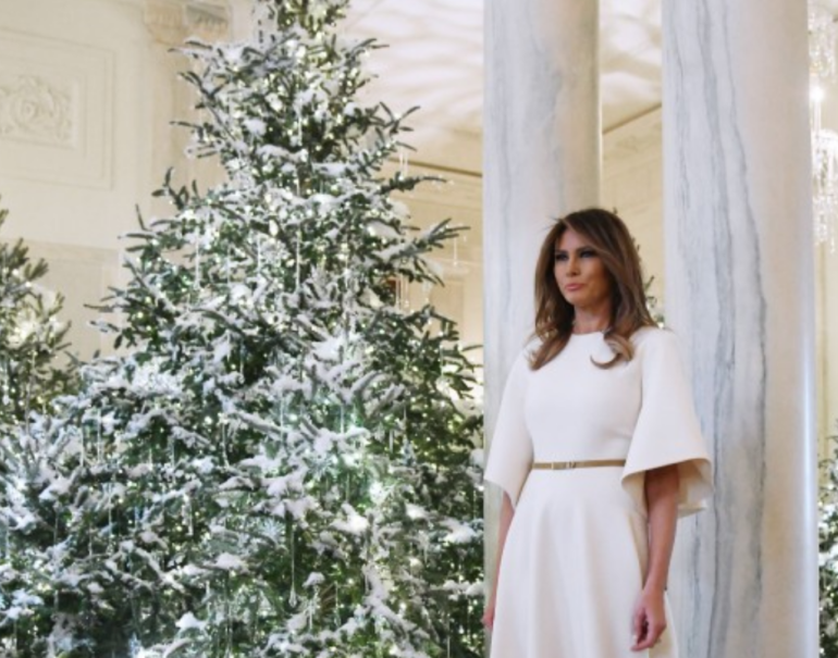 Albero Di Natale Sia.L Albero Di Natale Delle Star Dal Bianco Di Chiara Ferragni Al Rosso Di Jennifer Lopez Piu Donna