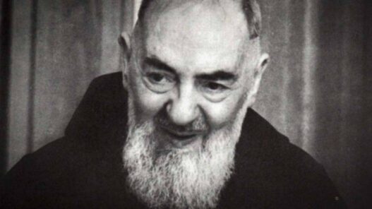 la profezia di Padre Pio su terremoto e i 12 messaggi