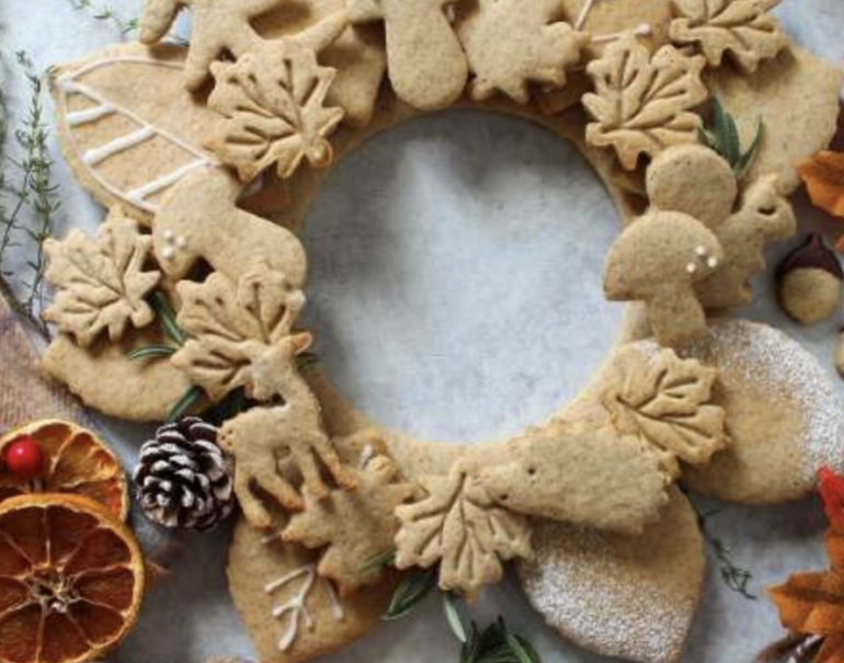 Centrotavola Natale.La Ghirlanda Di Natale Con Biscotti L Idea Facile E Bellissima Per Un Centrotavola Gustoso Piu Donna