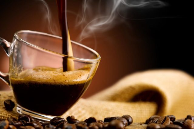 Un caffè perfetto? il trucco della nonna napoletana: "Mettete nell'acqua della macchinetta un po' di... - Più Donna