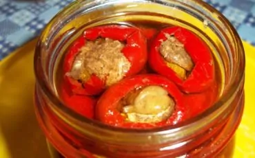 peperoncini piccanti ripieni