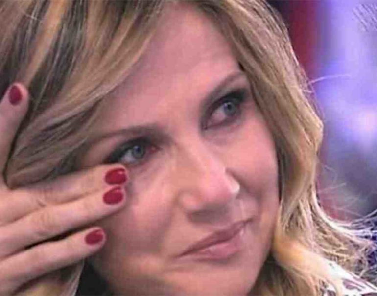 Bomba in Rai, Lorella Cuccarini fatta fuori &quot;Neanche più lo Zecchino d