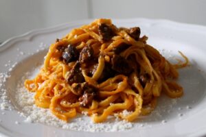 Tagliolini al ragù di frattaglie