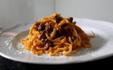 Tagliolini al ragù di frattaglie
