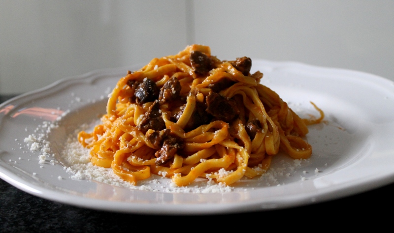 Tagliolini al ragù di frattaglie