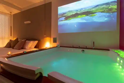 spa in camera