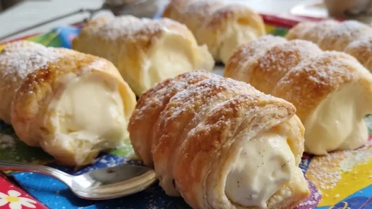 Come fare degli ottimi cannoli di pasta sfoglia in pochi minuti