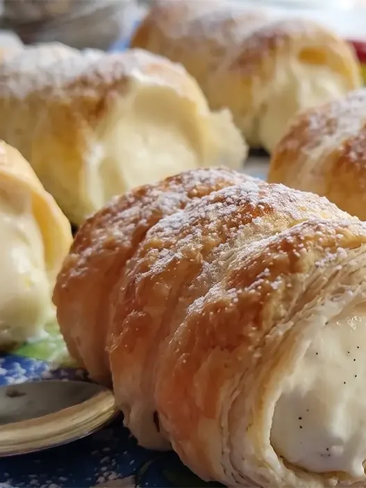 Come fare degli ottimi cannoli di pasta sfoglia in pochi minuti