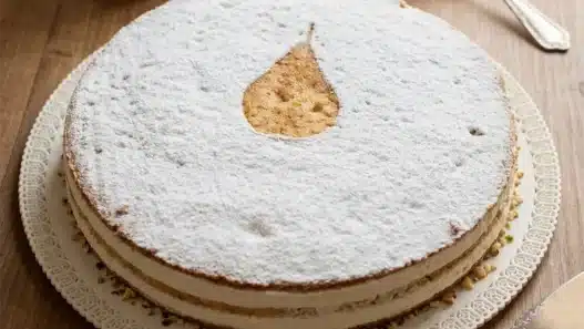 Come fare una torta di stagione con pochi ingredienti seguendo i consigli di Sal De Riso