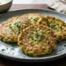 Come fare un piatto vegano con delle zucchine veloce e semplice
