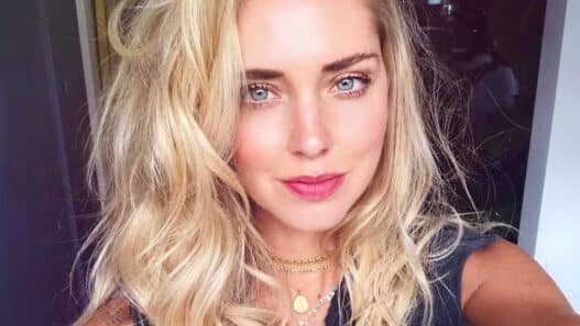 Chiara Ferragni fa il bagnetto alla figlia