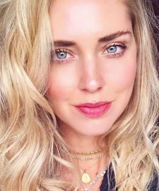 Chiara Ferragni fa il bagnetto alla figlia