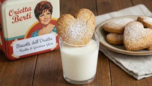 Un biscotto di Orietta Berti a forma di cuore