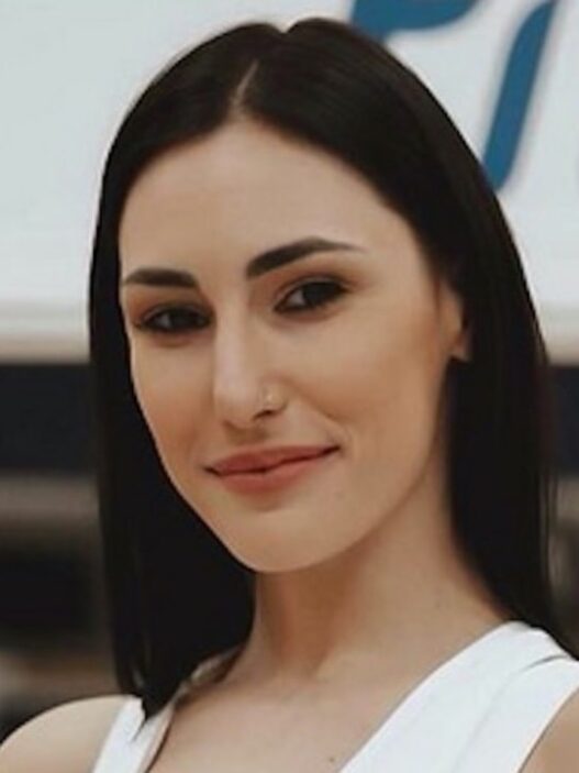 La professionista Giulia ha tradito il fidanzato