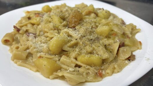 pasta e patate cacio e pepe.