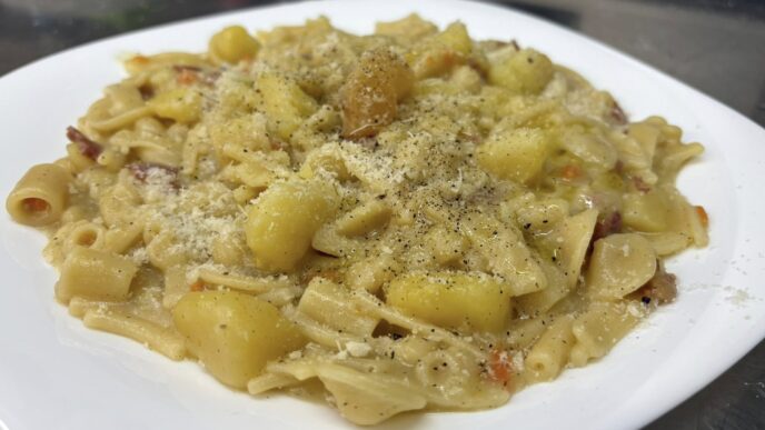 pasta e patate cacio e pepe.