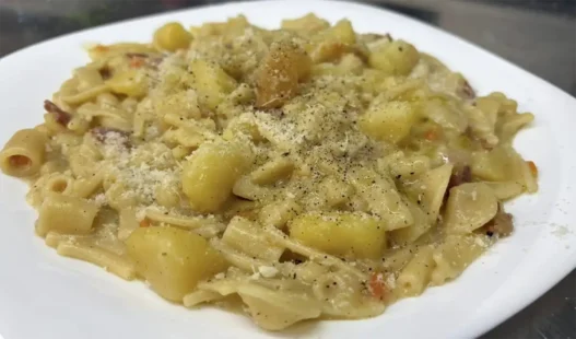 Come fare una pasta e patate super cremosa e profumata