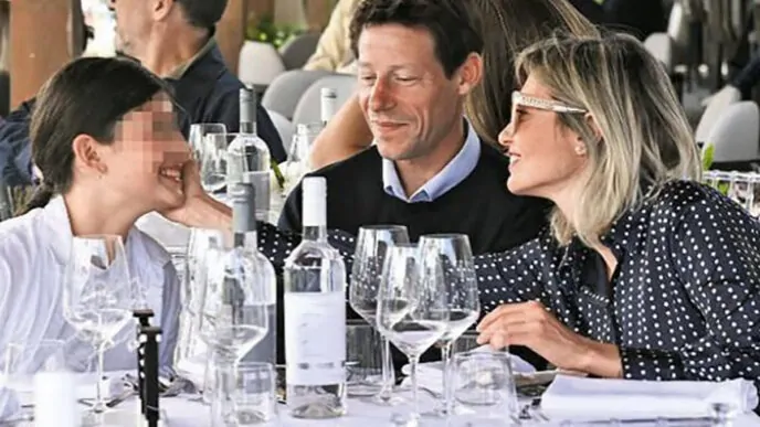 Carlotta Mantovan con la figlia e il nuovo compagno, foto da Gente