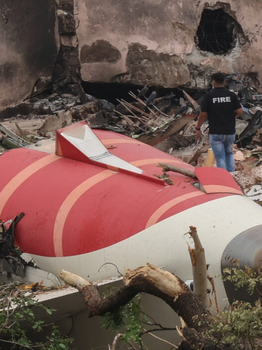 Disastro aereo, il passeggero- Ero su quell'aereo, Ho previsto tutto, sapevo che sarebbe successa una tragedia. Mi sono salvato