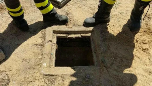 Terrore al Trullo Beach di Molfetta- bambino cade in un pozzo, salvo per miracolo copia