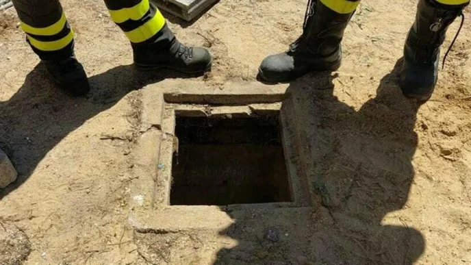 Terrore al Trullo Beach di Molfetta- bambino cade in un pozzo, salvo per miracolo copia