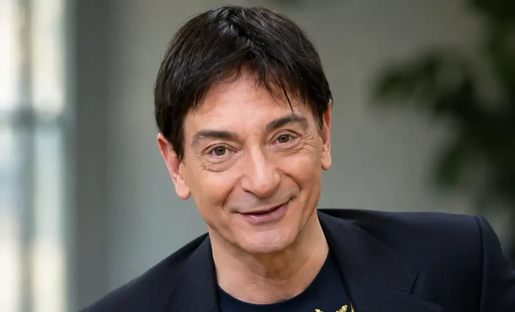 L'immagine di paolo fox in primo piano