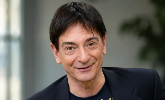 L'immagine di paolo fox in primo piano