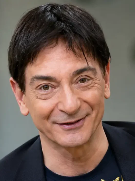 L'immagine di paolo fox in primo piano