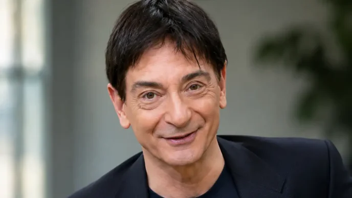 L'immagine di paolo fox in primo piano