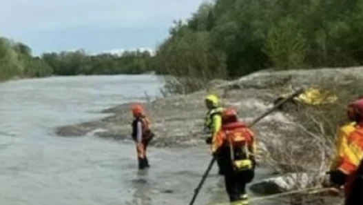 bambino morto nel fiume gettato da un compagnetto