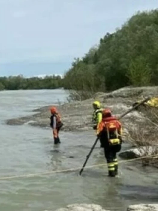 bambino morto nel fiume gettato da un compagnetto