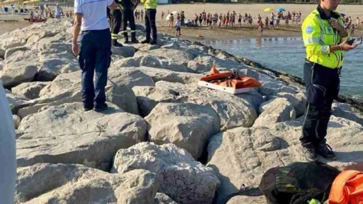 6 anni scomparso in mare