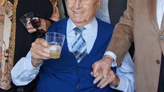 pippo baudo in sedia a rotelle