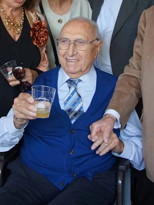 pippo baudo in sedia a rotelle