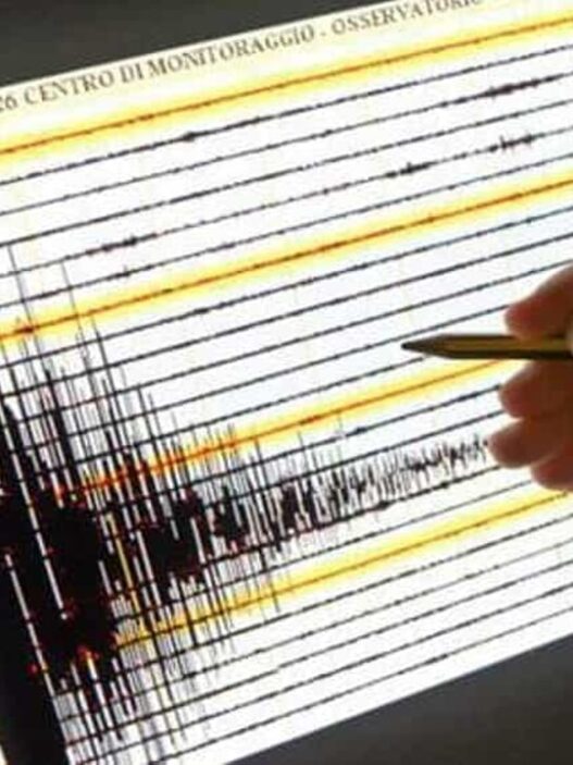 Terremoto in Campania tra Irpinia e Campi Flegrei