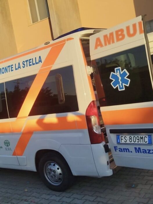 Tragedia in casa, bimba di 2 anni muore giocando con il cuginetto