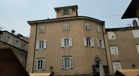 Orrore a Muggia, mamma uccide il figlio di 9 anni tagliandogli la gola