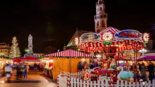 I Mercatini e Villaggi di Natale più Belli della Lombardia: Magie, Luci e Tradizioni 2025