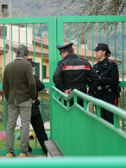Il piccolo Leonardo morto all'asilo per il cordoncino della felpa. Ossigeno alla maestra