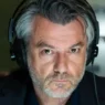 Michele Saviani in studio a Radio Golfo 99 durante la diretta
