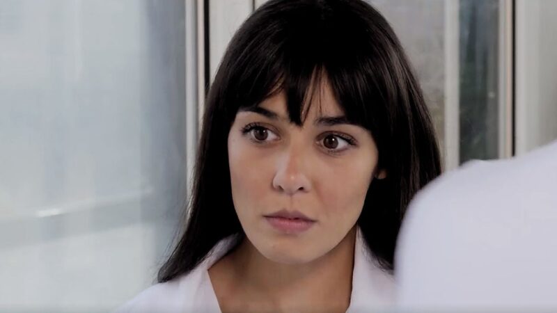 Un Posto al Sole anticipazioni 22-26 dicembre: Rossella in crisi, Ferri ...