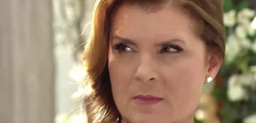 Sheila Carter nella puntata di Beautiful
