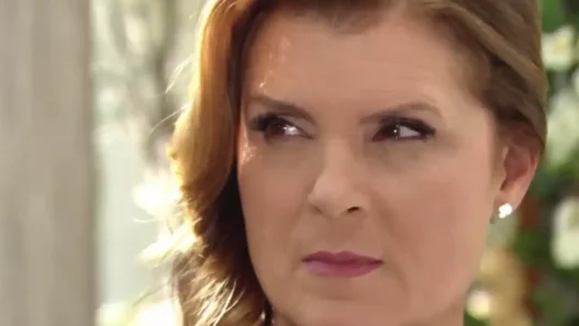 Sheila Carter nella puntata di Beautiful