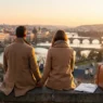 Coppia viaggio San Valentino 2026 panorama tramonto.