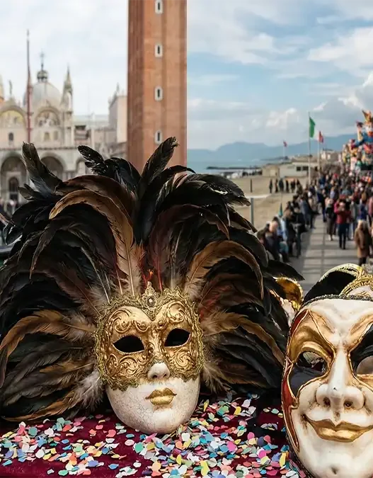 Maschere tradizionali del Carnevale italiano con coriandoli colorati