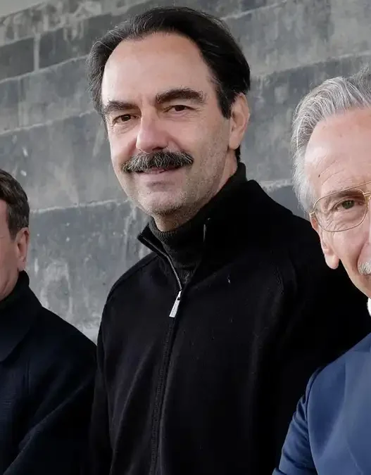 Neri Marcorè insieme a Giovanni e Giacomo