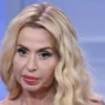 Valeria-Marini-guarda la telecamera