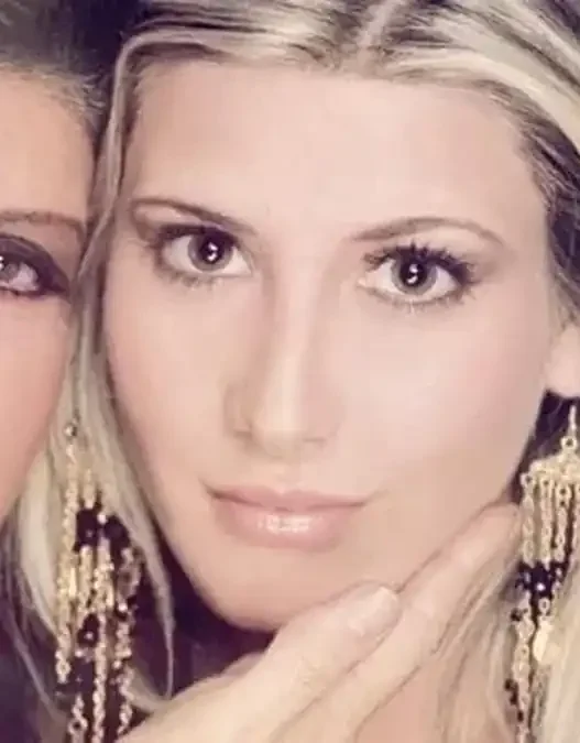 contessa de blanc insieme alla figlia