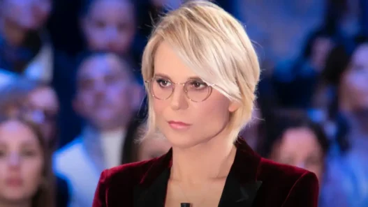 Maria De Filippi durante il programma C'è Posta per te