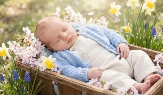 Come vestire un neonato in primavera alla moda